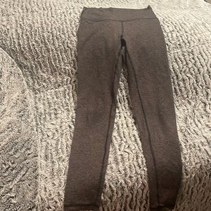 Heather style Fleo leggings, size small